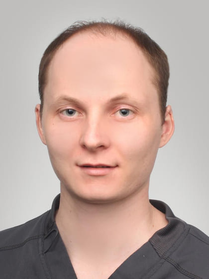 Дегтярев Виктор Леонидович, имплантолог, стоматолог-хирург